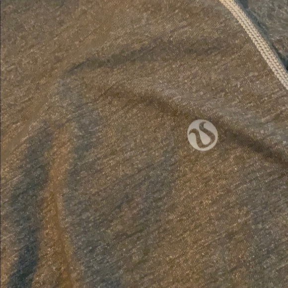 Lululemon relaxed for crop pants II 8 - Picture 6 of 7